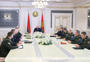 Александр Лукашенко: &quot;Принимать решение о создании системы военных прокуратур пока рано&quot;