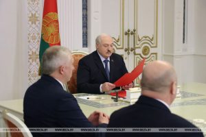 &quot;Надо сделать все необходимое, чтобы удержать страну&quot;. Лукашенко обозначил задачи для местной вертикали