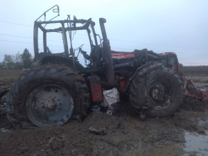 В Копыльском районе горел трактор