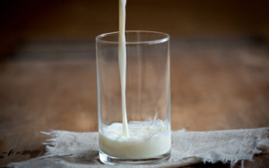 Инновационное молоко представили на оптовой продовольственной выставке-ярмарке «Продэкспо-2023»