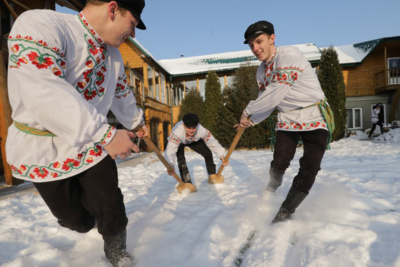 ■ Саша Казак (справа) у складзе «Нясвіжскіх лыжкароў»