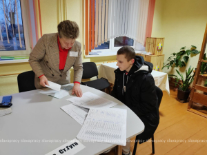 В Единый день голосования активно идут на Лесновский участок для голосования сельские жители