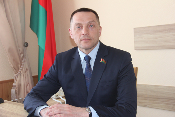 Депутат парламента Андрей Лис провел первый прием